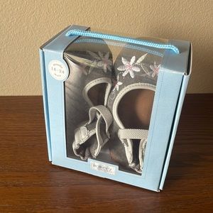 Grey flower Robeez (NIB) 18-24mo